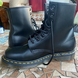 Dr. Martens 1460 Smooth Leather Lace Up Boots US 9